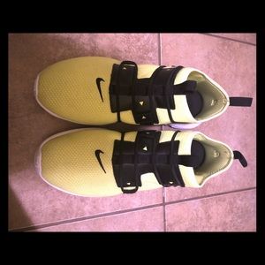 Barely Worn Nike Vortak training Shoe